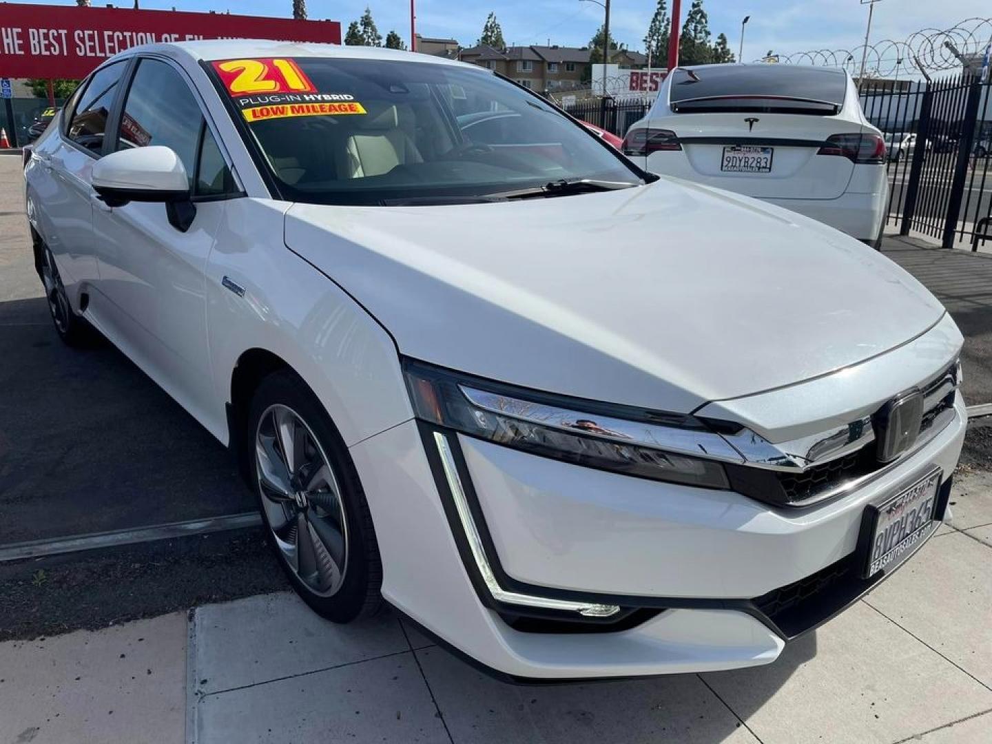 2021 WHITE /White Gold Honda Clarity Plug-In Hybrid (JHMZC5F13MC) with an 1.5L L4 DOHC 16V HYBRID engine, CVT transmission, located at 744 E Miner Ave, Stockton, CA, 95202, (209) 944-5770, 37.956863, -121.282082 - PLUS TAXES AND FEES - Photo#0